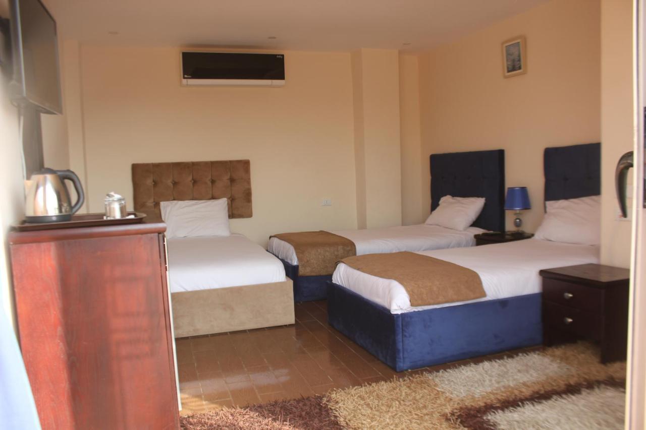 Golden Pyramids View Guest House Kafret el-Gabal Kültér fotó